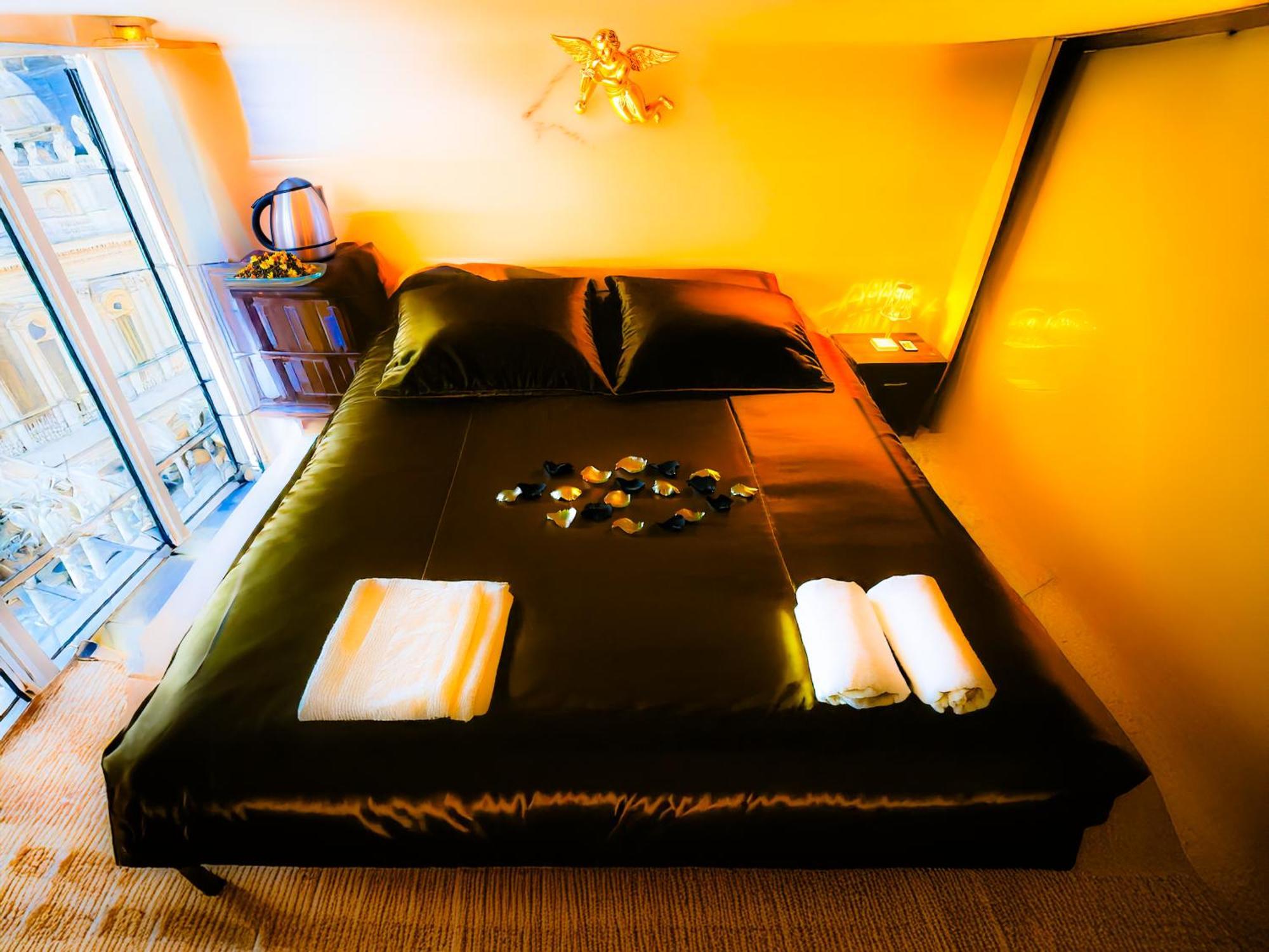 Bed & Breakfast Laura Luxury In Central